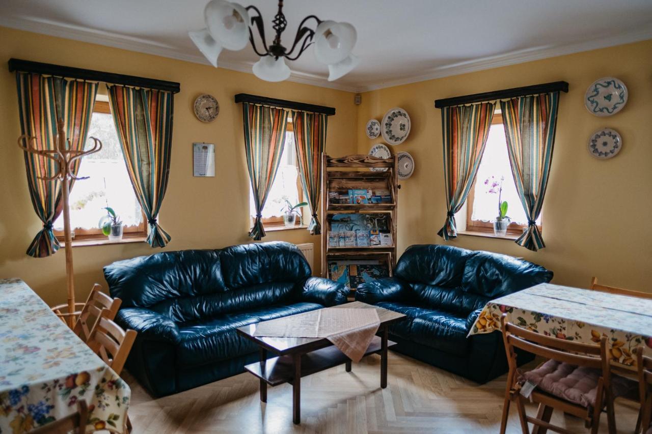 Hemina Vendeghaz Hotel Tata Buitenkant foto