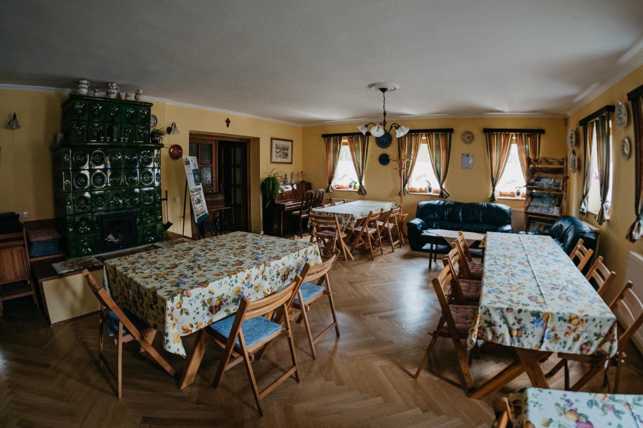 Hemina Vendeghaz Hotel Tata Buitenkant foto
