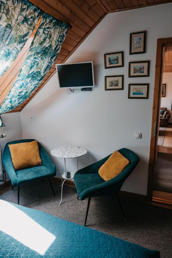 Hemina Vendeghaz Hotel Tata Buitenkant foto